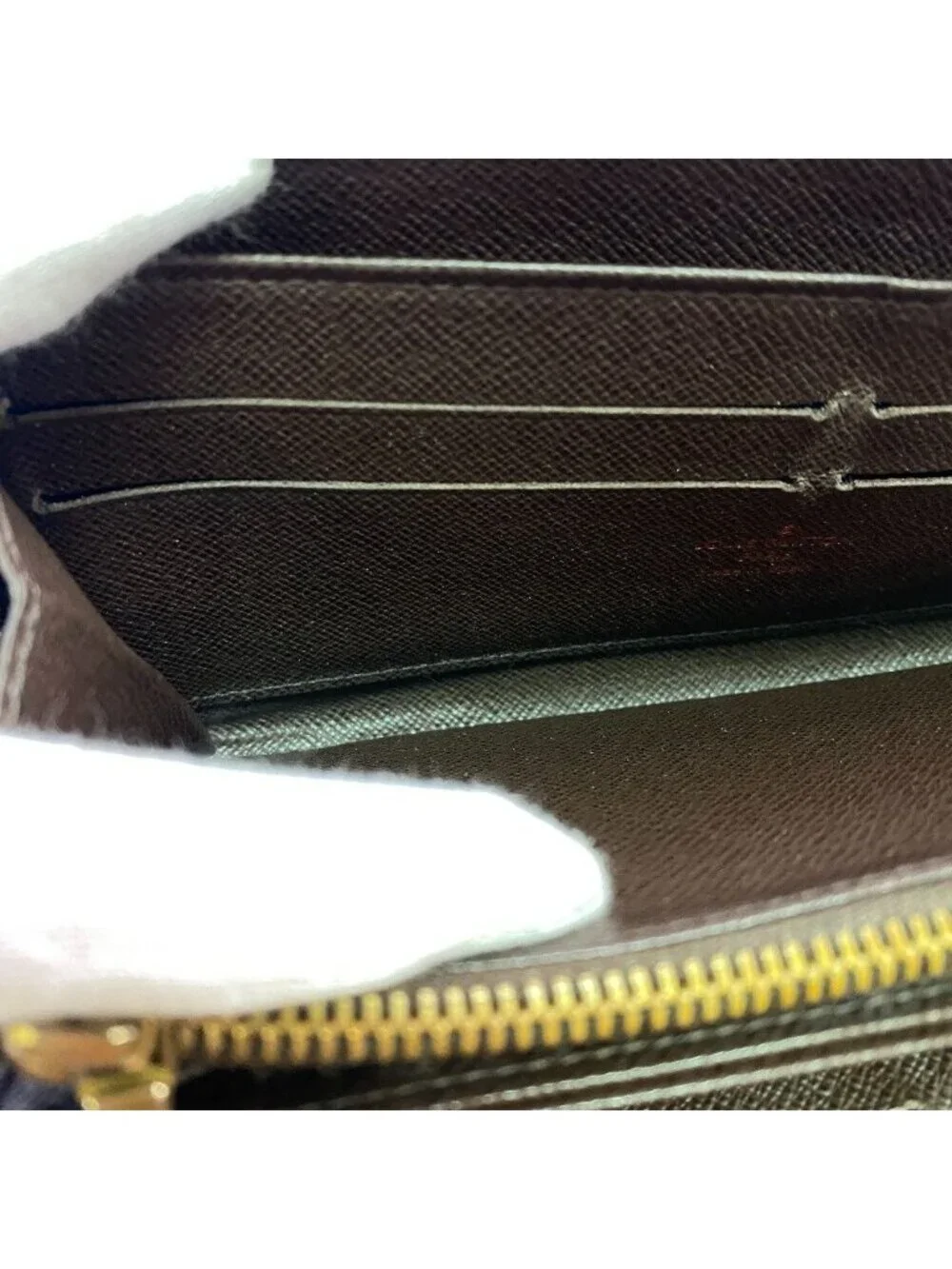 Louis Vuitton Round Zip Wallet Damier